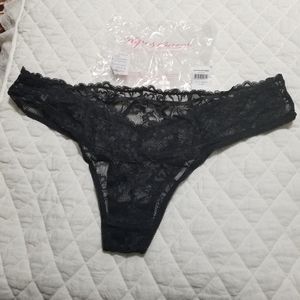 Hips and Curves black Wve Strappy Panty